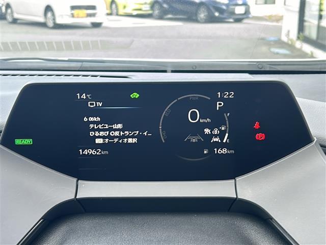 プリウス Ｚ　禁煙車／ＴＳＳ／ＢＳＭ／クルコン／全方位カメラ／レーンキープアシスト／横滑り防止装置／デジタルインナーミラー／コーナーセンサー／純正ナビ／置くだけ充電／ステアリングヒーター／レザーシート／パワーシート（10枚目）