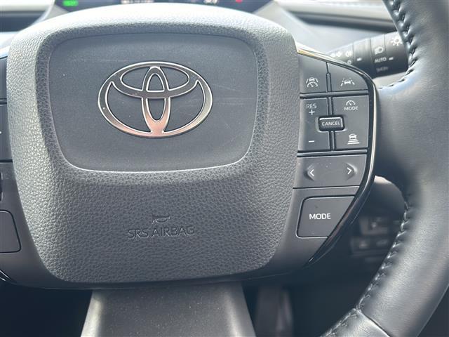 プリウス Ｚ　禁煙車／ＴＳＳ／ＢＳＭ／クルコン／全方位カメラ／レーンキープアシスト／横滑り防止装置／デジタルインナーミラー／コーナーセンサー／純正ナビ／置くだけ充電／ステアリングヒーター／レザーシート／パワーシート（15枚目）