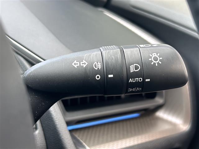 プリウス Ｚ　禁煙車／ＴＳＳ／ＢＳＭ／クルコン／全方位カメラ／レーンキープアシスト／横滑り防止装置／デジタルインナーミラー／コーナーセンサー／純正ナビ／置くだけ充電／ステアリングヒーター／レザーシート／パワーシート（17枚目）