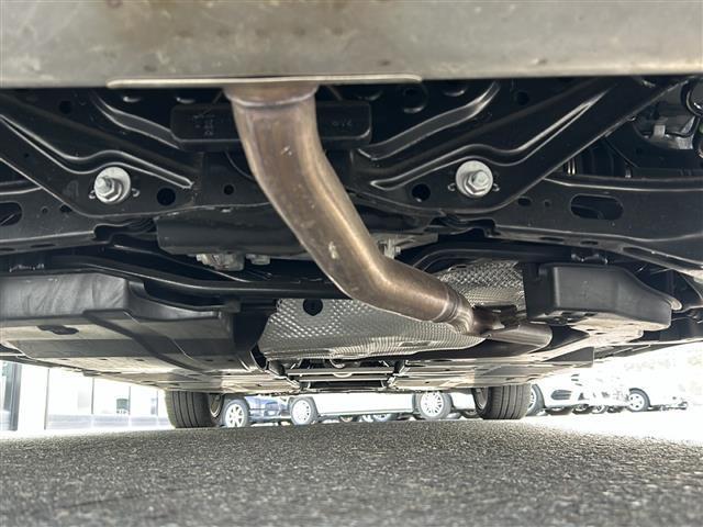 プリウス Ｚ　禁煙車／ＴＳＳ／ＢＳＭ／クルコン／全方位カメラ／レーンキープアシスト／横滑り防止装置／デジタルインナーミラー／コーナーセンサー／純正ナビ／置くだけ充電／ステアリングヒーター／レザーシート／パワーシート（43枚目）