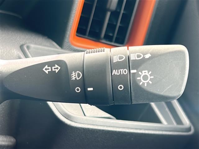 タント ファンクロスターボ ディスプレイオーディオ/両側Pスラ/全方位/スマートアシスト/レーンキープアシスト/横滑り防止装置/コーナーセンサー/LEDオートライト/オートマチックハイビーム/フォグランプ/DNシートヒーター(11枚目)