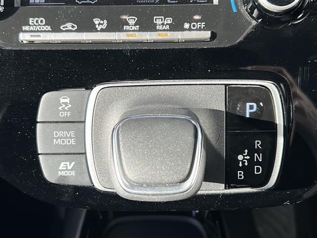 店頭在庫以外にも全国約４万台※の在庫から、ぴったりな１台をご提案します！※２０２３年１０月現在の在庫台数です。売約済の可能性があります。