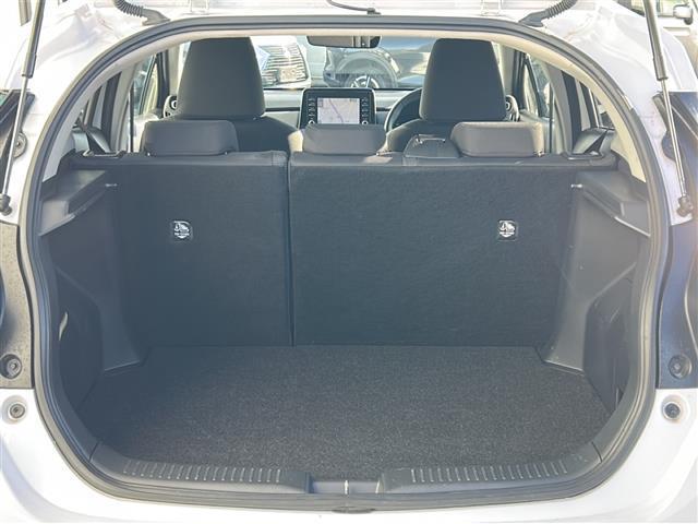 コンパクトカー　ヤリス／アクア／ヴィッツ／パッソ／カローラスポーツ／スイフト／フィット／ノート／デミオ／マツダ２／ＭＡＺＤＡ２　等が続々入荷！　ハイブリッドやディーゼル・軽油などのモデルもございます！