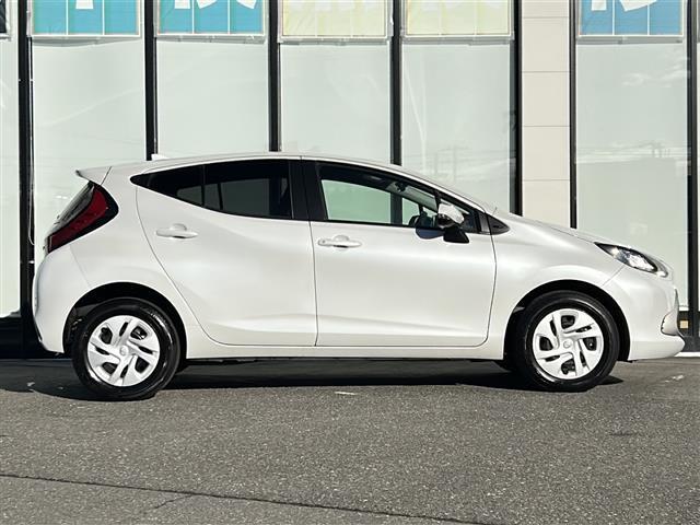 コンパクトカー　ヤリス／アクア／ヴィッツ／パッソ／カローラスポーツ／スイフト／フィット／ノート／デミオ／マツダ２／ＭＡＺＤＡ２　等が続々入荷！　ハイブリッドやディーゼル・軽油などのモデルもございます！