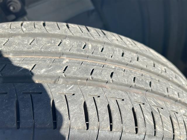 コンパクトカー　ヤリス／アクア／ヴィッツ／パッソ／カローラスポーツ／スイフト／フィット／ノート／デミオ／マツダ２／ＭＡＺＤＡ２　等が続々入荷！　ハイブリッドやディーゼル・軽油などのモデルもございます！