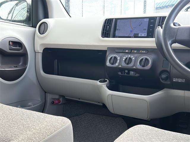 パッソ Ｘ　禁煙車／横滑り防止装置／社外ＳＤナビ／ＨＩＤヘッドライト／ＥＴＣ☆社外ＡＷ／純正フロアマット／電動格納ミラー／ドアバイザー／リモコンキー／保証書／記録簿（10枚目）