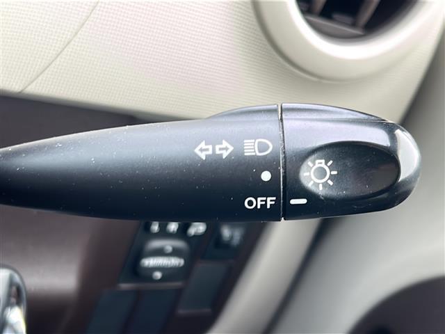 パッソ Ｘ　禁煙車／横滑り防止装置／社外ＳＤナビ／ＨＩＤヘッドライト／ＥＴＣ☆社外ＡＷ／純正フロアマット／電動格納ミラー／ドアバイザー／リモコンキー／保証書／記録簿（12枚目）