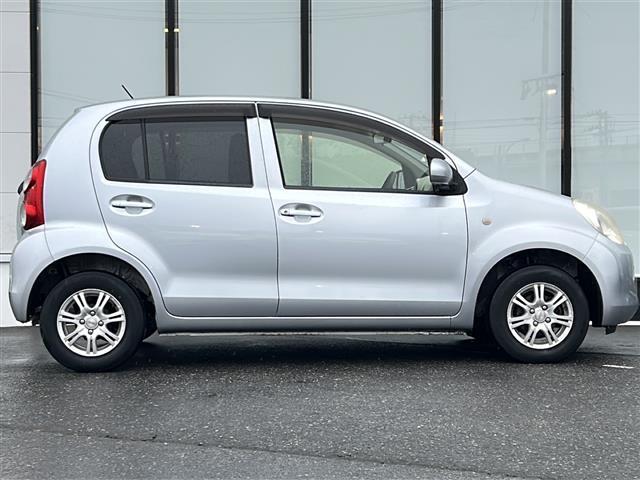 パッソ Ｘ　禁煙車／横滑り防止装置／社外ＳＤナビ／ＨＩＤヘッドライト／ＥＴＣ☆社外ＡＷ／純正フロアマット／電動格納ミラー／ドアバイザー／リモコンキー／保証書／記録簿（38枚目）