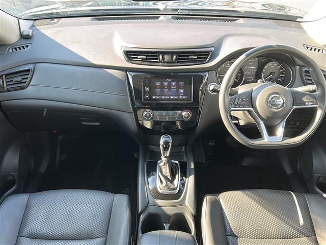 エクストレイル ２０Ｓ　Ｖセレクション　禁煙車／Ｂカメラ／ドラレコ／シートヒーター／オートライト／コーナーセンサー／横滑り防止装置／純正ディスプレイオーディオ／ステアリングスイッチ／ＥＴＣ／純正ＡＷ／純正フロアマット／エンジンスターター（2枚目）