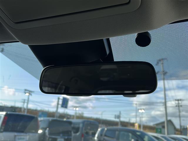 エクストレイル ２０Ｓ　Ｖセレクション　禁煙車／Ｂカメラ／ドラレコ／シートヒーター／オートライト／コーナーセンサー／横滑り防止装置／純正ディスプレイオーディオ／ステアリングスイッチ／ＥＴＣ／純正ＡＷ／純正フロアマット／エンジンスターター（7枚目）