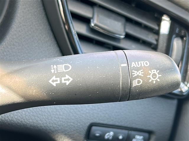 エクストレイル ２０Ｓ　Ｖセレクション　禁煙車／Ｂカメラ／ドラレコ／シートヒーター／オートライト／コーナーセンサー／横滑り防止装置／純正ディスプレイオーディオ／ステアリングスイッチ／ＥＴＣ／純正ＡＷ／純正フロアマット／エンジンスターター（13枚目）