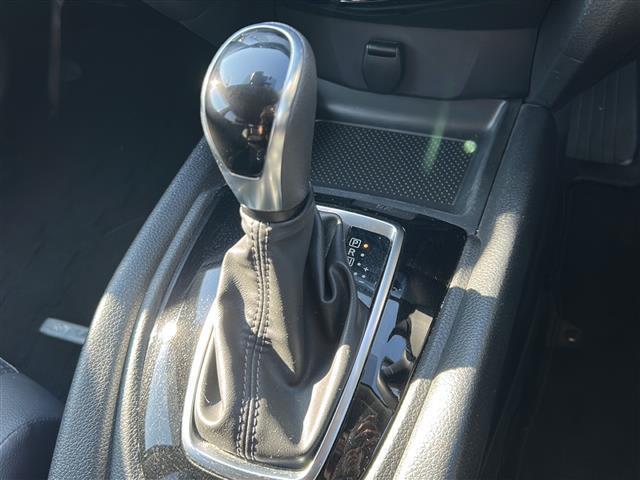 エクストレイル ２０Ｓ　Ｖセレクション　禁煙車／Ｂカメラ／ドラレコ／シートヒーター／オートライト／コーナーセンサー／横滑り防止装置／純正ディスプレイオーディオ／ステアリングスイッチ／ＥＴＣ／純正ＡＷ／純正フロアマット／エンジンスターター（15枚目）