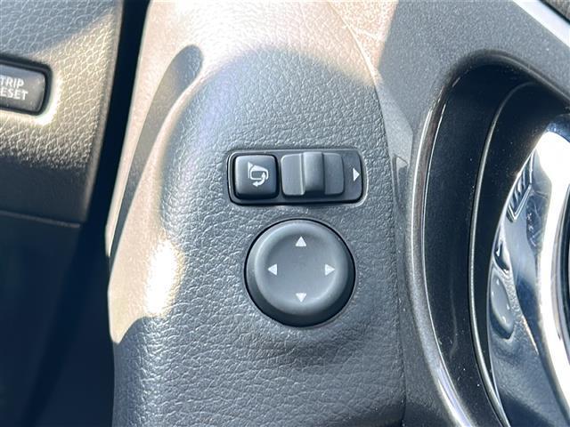 エクストレイル ２０Ｓ　Ｖセレクション　禁煙車／Ｂカメラ／ドラレコ／シートヒーター／オートライト／コーナーセンサー／横滑り防止装置／純正ディスプレイオーディオ／ステアリングスイッチ／ＥＴＣ／純正ＡＷ／純正フロアマット／エンジンスターター（20枚目）