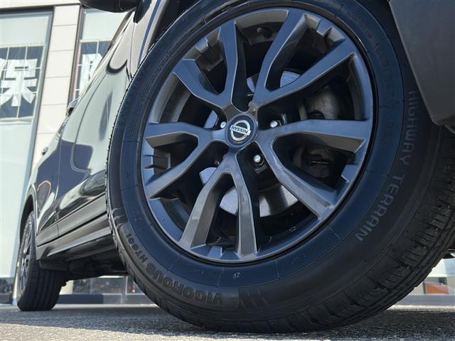 エクストレイル ２０Ｓ　Ｖセレクション　禁煙車／Ｂカメラ／ドラレコ／シートヒーター／オートライト／コーナーセンサー／横滑り防止装置／純正ディスプレイオーディオ／ステアリングスイッチ／ＥＴＣ／純正ＡＷ／純正フロアマット／エンジンスターター（40枚目）