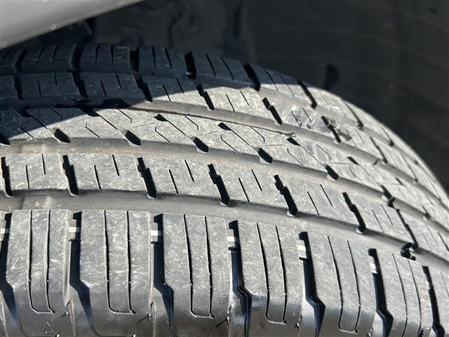 エクストレイル ２０Ｓ　Ｖセレクション　禁煙車／Ｂカメラ／ドラレコ／シートヒーター／オートライト／コーナーセンサー／横滑り防止装置／純正ディスプレイオーディオ／ステアリングスイッチ／ＥＴＣ／純正ＡＷ／純正フロアマット／エンジンスターター（41枚目）