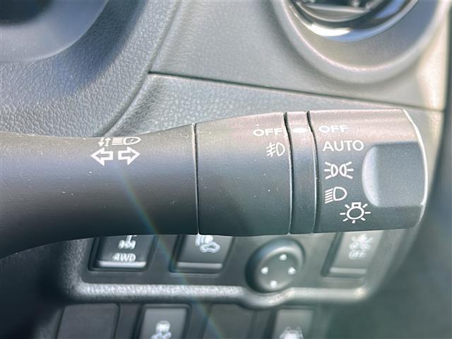 ノート ｅ－パワー　メダリスト　ＦＯＵＲ　禁煙車／クルコン／純正ナビ／全方位／ドラレコ／エマージェンシーブレーキ／踏み間違い衝突防止アシスト／レーンキープアシスト／デジタルインナーミラー／ＬＥＤオートライト／フォグランプ／ハーフレザーシート（11枚目）