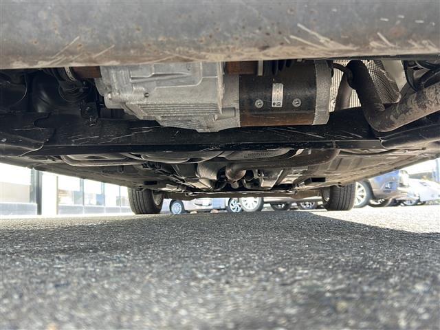 ノート ｅ－パワー　メダリスト　ＦＯＵＲ　禁煙車／クルコン／純正ナビ／全方位／ドラレコ／エマージェンシーブレーキ／踏み間違い衝突防止アシスト／レーンキープアシスト／デジタルインナーミラー／ＬＥＤオートライト／フォグランプ／ハーフレザーシート（41枚目）