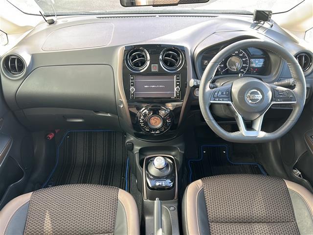 ノート ｅ－パワー　メダリスト　ＦＯＵＲ　禁煙車／クルコン／純正ナビ／全方位／ドラレコ／エマージェンシーブレーキ／踏み間違い衝突防止アシスト／レーンキープアシスト／デジタルインナーミラー／ＬＥＤオートライト／フォグランプ／ハーフレザーシート（42枚目）