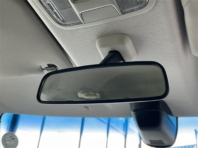 N-BOX G・Lパッケージ 4WD/純正ディスプレイオーディオ/AM/FM/ワンセグ/CD/BT/シートヒーター/ステアリングスイッチ/片側パワースライドドア/衝突被害軽減システム/ビルトインETC/ドアバイザー/集中ドアロック(4枚目)