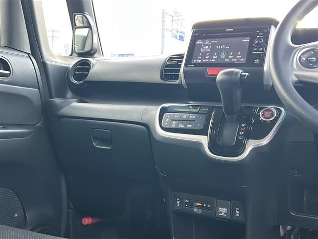 N-BOX G・Lパッケージ 4WD/純正ディスプレイオーディオ/AM/FM/ワンセグ/CD/BT/シートヒーター/ステアリングスイッチ/片側パワースライドドア/衝突被害軽減システム/ビルトインETC/ドアバイザー/集中ドアロック(6枚目)