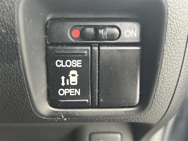 N-BOX G・Lパッケージ 4WD/純正ディスプレイオーディオ/AM/FM/ワンセグ/CD/BT/シートヒーター/ステアリングスイッチ/片側パワースライドドア/衝突被害軽減システム/ビルトインETC/ドアバイザー/集中ドアロック(13枚目)