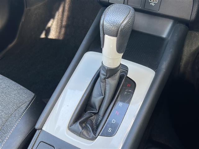 フィット ホーム　禁煙車／ホンダセンシング／純正ナビ／寒冷地仕様／コーナーセンサー／バックカメラ☆ＬＥＤオートライト／オートマチックハイビーム／ハーフレザーシート／前後ドライブレコーダー／ステアリングスイッチ／ＥＴＣ（16枚目）