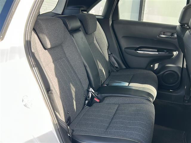 フィット ホーム　禁煙車／ホンダセンシング／純正ナビ／寒冷地仕様／コーナーセンサー／バックカメラ☆ＬＥＤオートライト／オートマチックハイビーム／ハーフレザーシート／前後ドライブレコーダー／ステアリングスイッチ／ＥＴＣ（25枚目）