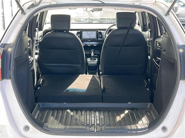 フィット ホーム　禁煙車／ホンダセンシング／純正ナビ／寒冷地仕様／コーナーセンサー／バックカメラ☆ＬＥＤオートライト／オートマチックハイビーム／ハーフレザーシート／前後ドライブレコーダー／ステアリングスイッチ／ＥＴＣ（28枚目）