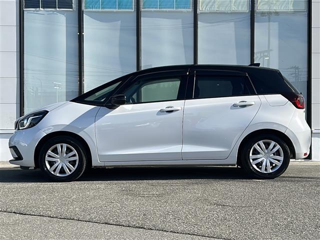 フィット ホーム　禁煙車／ホンダセンシング／純正ナビ／寒冷地仕様／コーナーセンサー／バックカメラ☆ＬＥＤオートライト／オートマチックハイビーム／ハーフレザーシート／前後ドライブレコーダー／ステアリングスイッチ／ＥＴＣ（31枚目）