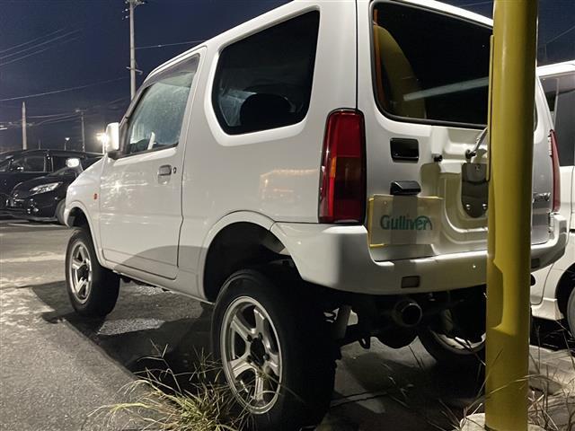 ジムニー ＸＧ　社外オーディオ／純正ＡＷ／純正フロアマット／光軸調整／ドアバイザー／社外マフラー（3枚目）