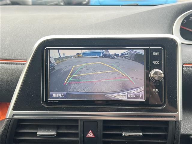 シエンタ Ｇ　セーフティーセンス／両側Ｐスラ／純正ナビ／レーンキープアシスト／横滑り防止装置／フリップダウンモニター／バックカメラ／ステアリングスイッチ／ビルトインＥＴＣ／社外ＡＷ／スペアキー／エンジンスターター（4枚目）