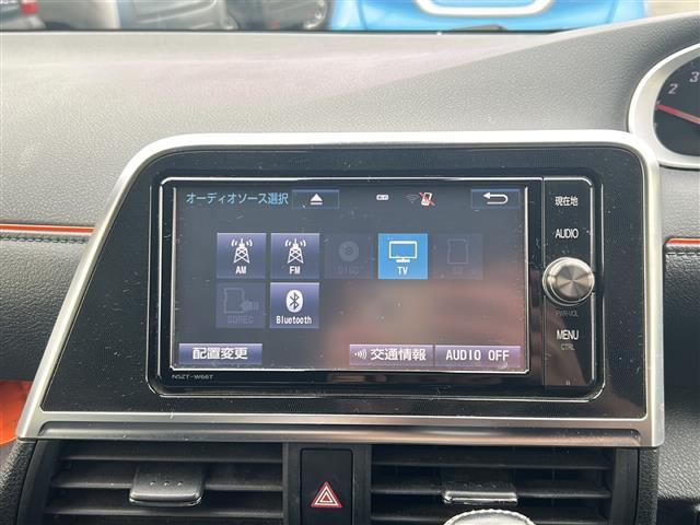 シエンタ Ｇ　セーフティーセンス／両側Ｐスラ／純正ナビ／レーンキープアシスト／横滑り防止装置／フリップダウンモニター／バックカメラ／ステアリングスイッチ／ビルトインＥＴＣ／社外ＡＷ／スペアキー／エンジンスターター（5枚目）