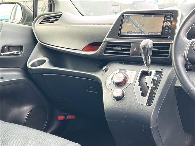 シエンタ Ｇ　セーフティーセンス／両側Ｐスラ／純正ナビ／レーンキープアシスト／横滑り防止装置／フリップダウンモニター／バックカメラ／ステアリングスイッチ／ビルトインＥＴＣ／社外ＡＷ／スペアキー／エンジンスターター（6枚目）