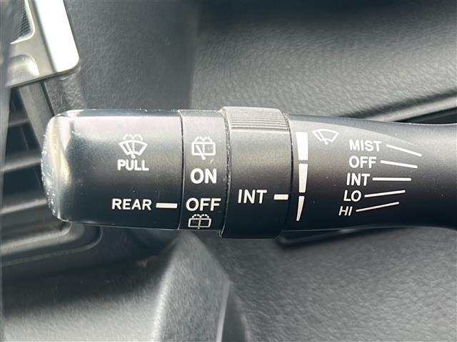 シエンタ Ｇ　セーフティーセンス／両側Ｐスラ／純正ナビ／レーンキープアシスト／横滑り防止装置／フリップダウンモニター／バックカメラ／ステアリングスイッチ／ビルトインＥＴＣ／社外ＡＷ／スペアキー／エンジンスターター（9枚目）