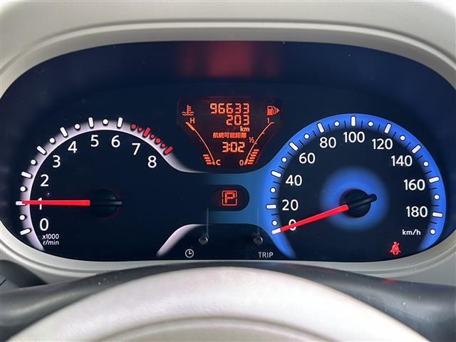 キューブ コダワリセレクション 禁煙車/アイドリングストップ/社外SDナビ/AM/FM/TV/CD/DVD/SD/IPOD/純正フロアマット/レザーシート/オートライト/電動格納ミラー/フォグランプ(7枚目)