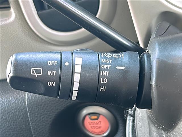 キューブ コダワリセレクション 禁煙車/アイドリングストップ/社外SDナビ/AM/FM/TV/CD/DVD/SD/IPOD/純正フロアマット/レザーシート/オートライト/電動格納ミラー/フォグランプ(11枚目)