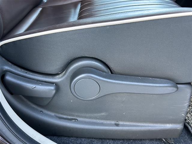 キューブ コダワリセレクション 禁煙車/アイドリングストップ/社外SDナビ/AM/FM/TV/CD/DVD/SD/IPOD/純正フロアマット/レザーシート/オートライト/電動格納ミラー/フォグランプ(21枚目)