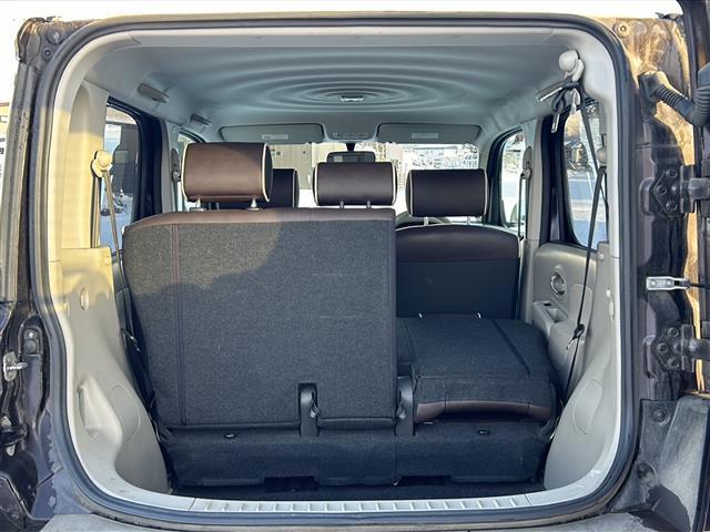 キューブ コダワリセレクション 禁煙車/アイドリングストップ/社外SDナビ/AM/FM/TV/CD/DVD/SD/IPOD/純正フロアマット/レザーシート/オートライト/電動格納ミラー/フォグランプ(28枚目)