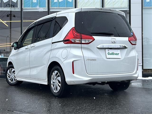 フリード Ｇ・ホンダセンシング　禁煙車／ワンオーナー／４ＷＤ／Ｍｏｄｕｌｏエアロ／フロント／サイド／Ｇａｔｈｅｒｓメモリナビ／ＶＸＭ－１７５ＶＦｉ／ミュージックプレイヤー接続／ｉｐｏｄ／ａｐｐｌｅｃａｒｐｌａｙ／ドアバイザー／取説（3枚目）