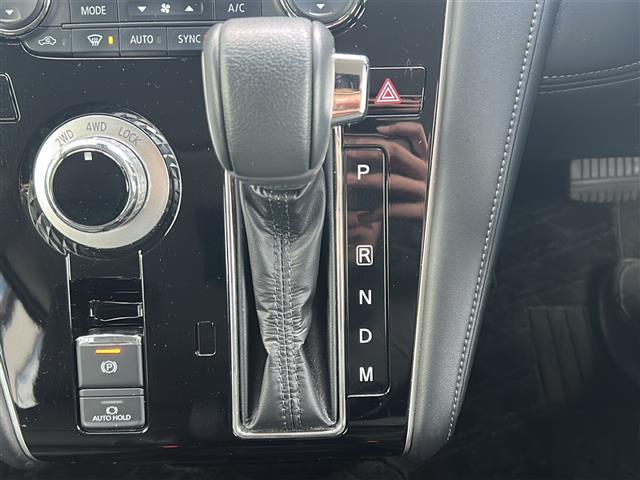 デリカD:5 P 禁煙車/衝突軽減/BSM/全方位/前後ドラレコ/クルコン/ALPINEナビ/テレキャン/ALPINEフリップダウンモニター/両側パワスラ/電動サイドステップ/パワーバックドア/スマートキー×2/ETC(12枚目)