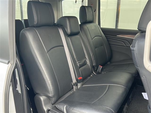 デリカD:5 P 禁煙車/衝突軽減/BSM/全方位/前後ドラレコ/クルコン/ALPINEナビ/テレキャン/ALPINEフリップダウンモニター/両側パワスラ/電動サイドステップ/パワーバックドア/スマートキー×2/ETC(24枚目)