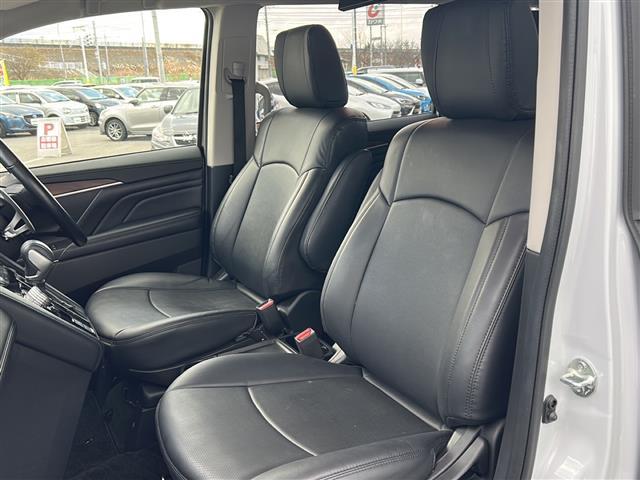 デリカD:5 P 禁煙車/衝突軽減/BSM/全方位/前後ドラレコ/クルコン/ALPINEナビ/テレキャン/ALPINEフリップダウンモニター/両側パワスラ/電動サイドステップ/パワーバックドア/スマートキー×2/ETC(26枚目)