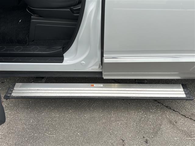 デリカD:5 P 禁煙車/衝突軽減/BSM/全方位/前後ドラレコ/クルコン/ALPINEナビ/テレキャン/ALPINEフリップダウンモニター/両側パワスラ/電動サイドステップ/パワーバックドア/スマートキー×2/ETC(38枚目)