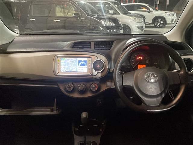 ヴィッツ Ｆ（2枚目）