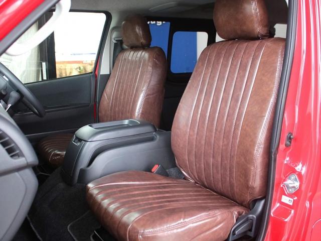 ロングスーパーGL 丸目フェイスチェンジ 丸目キット TOYOTAマーク マットブラック塗装 アルミホイール オープンカントリータイヤ 寒冷地仕様 デジタルインナーミラー パノラミックビューモニター レッド シートカバー(11枚目)