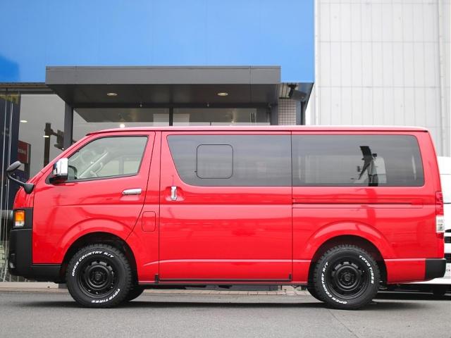 ロングスーパーGL 丸目フェイスチェンジ 丸目キット TOYOTAマーク マットブラック塗装 アルミホイール オープンカントリータイヤ 寒冷地仕様 デジタルインナーミラー パノラミックビューモニター レッド シートカバー(18枚目)