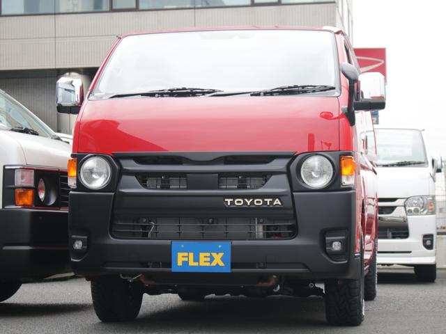 ロングスーパーGL 丸目フェイスチェンジ 丸目キット TOYOTAマーク マットブラック塗装 アルミホイール オープンカントリータイヤ 寒冷地仕様 デジタルインナーミラー パノラミックビューモニター レッド シートカバー(31枚目)