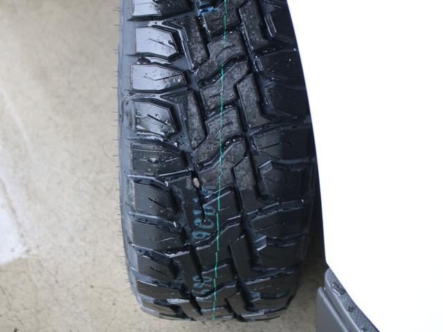 ハイエースバン スーパーGL ダークプライムII オフロード 新品タイヤ 新品アルミホイール BIG-Xパーフェクトフィット ETC2.0 ドラレコ有 フロアマット ルーフスピーカー アームレスト フロントスポイラー LEDテールランプ ベッドキット(25枚目)