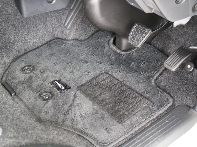 ハイエースバン スーパーGL ダークプライムII オフロード 新品タイヤ 新品アルミホイール BIG-Xパーフェクトフィット ETC2.0 ドラレコ有 フロアマット ルーフスピーカー アームレスト フロントスポイラー LEDテールランプ ベッドキット(30枚目)