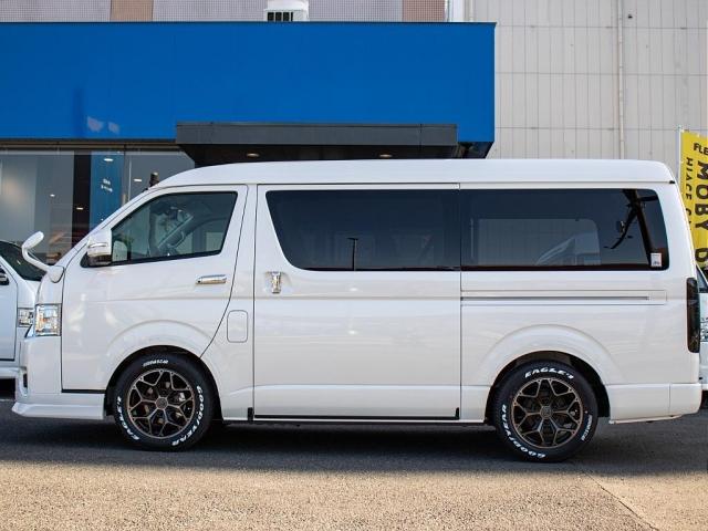 ハイエースワゴン ＧＬ　ＢＩＧ－Ｘナビ　ＥＴＣ２．０　フリップダウン　ルースピ　ローダウン　フロントスポイラー　オバフェン　アヴェスト　ウィンカーミラー　インパネ　シートカバー　エアバック　フローリング　ベッドキット　ＬＥＤ（19枚目）